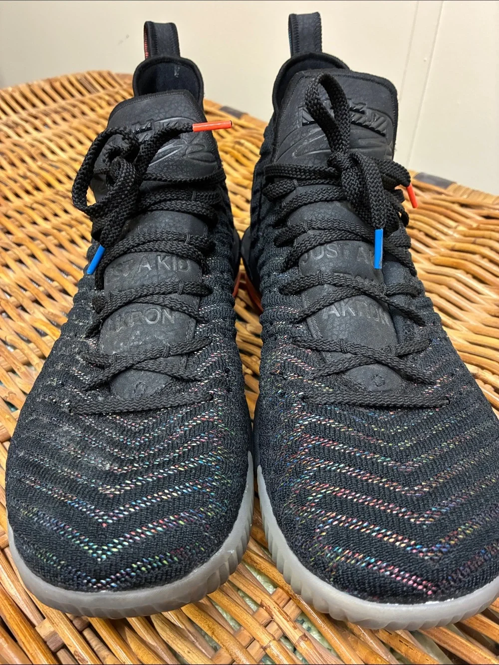 Nike LeBron XVI —I promise - Picture 2 of 8